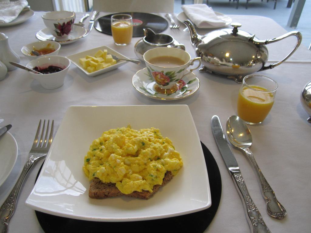 Be My Guest Bed & Breakfast New Plymouth Eksteriør billede